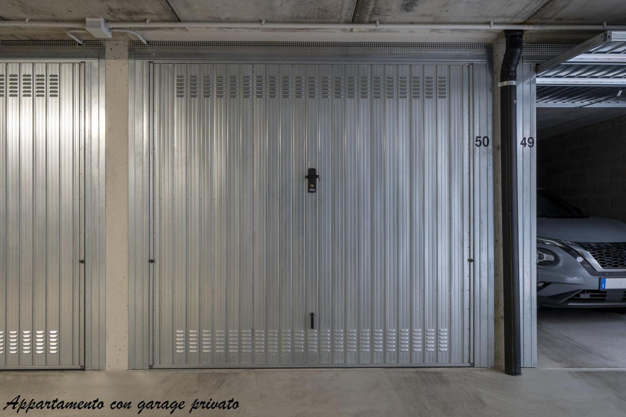 Supersuite With Private Garage Autentica Appartamento